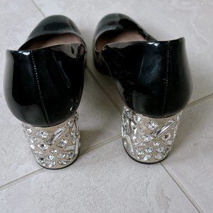 90% NEW MIUMIU BLACK PATENT SHOES, SIZE 37 WITH BOX